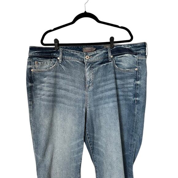 Torrid Jeans Womens Size 22T Mid Rise Slim Boot Bootcut Medium Wash 33" Inseam - Picture 2 of 16